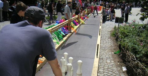...fertig ist die Kegelbahn (18,0 m)